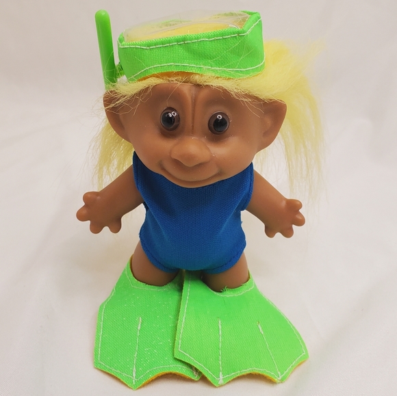 Rare Beach Fun, snorkeling Troll Doll - Picture 1 of 5